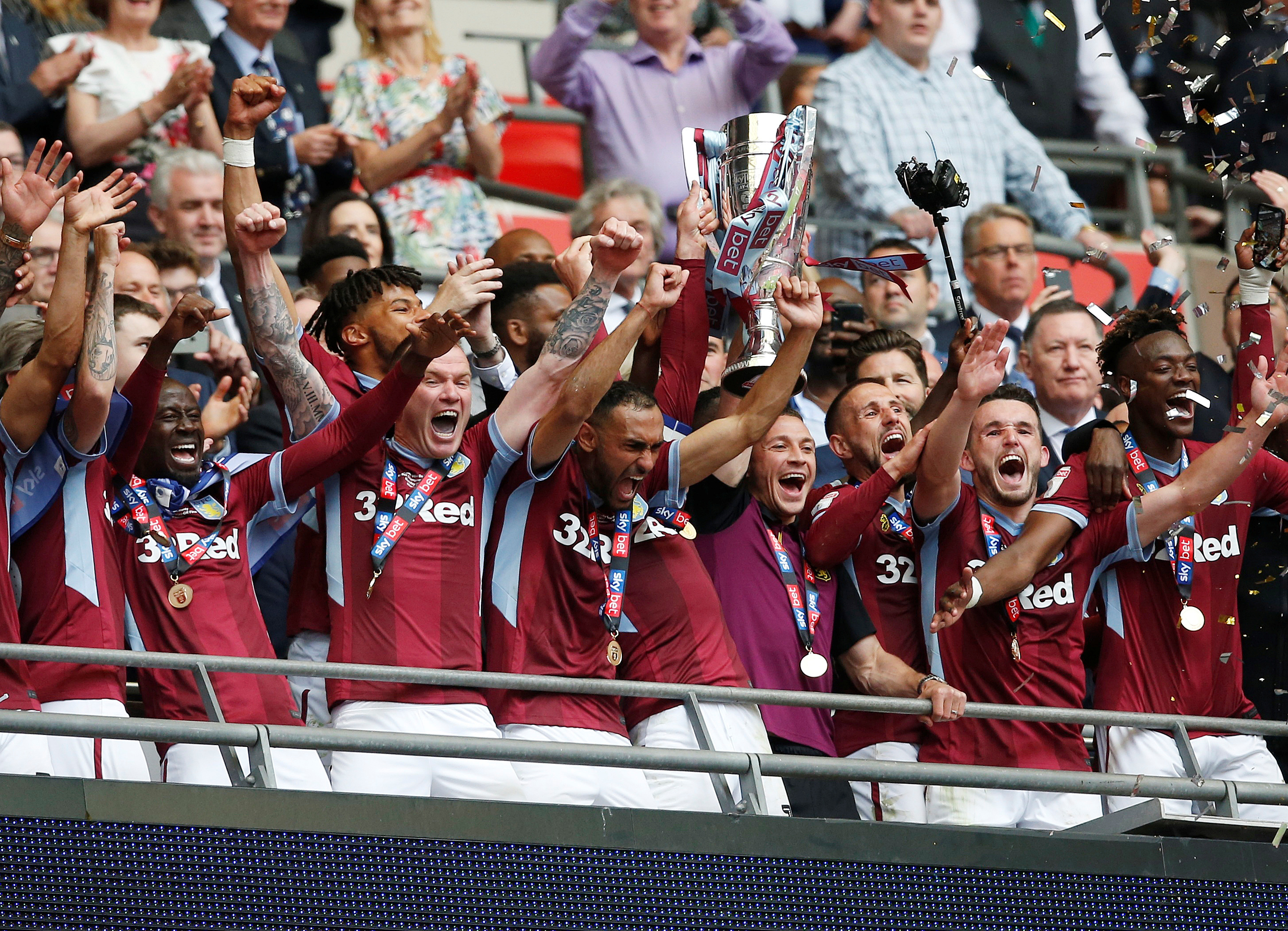 进攻端过于 进攻端过于