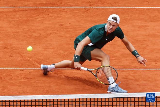 占据主动 占据主动