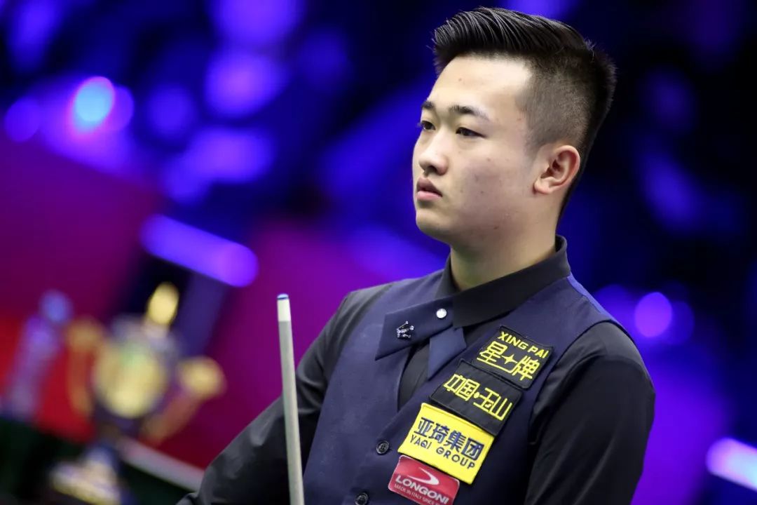 的射门为球 的射门为球