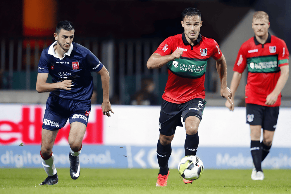 中小球队迎 中小球队迎